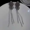 Un Par de Pendientes de Borla con Lentejuelas de Doble Uso, Pendientes de Estilo Largo Metálico Europeos y Americanos, Pendientes Simples, de Gama Alta, Elegantes y Atmosféricos
