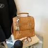 Mochila acolchoada estilo Chanel para mulheres, bolsa de ombro moderna e versátil, novo modelo 2026, bolsa de mão de alta qualidade para o dia a dia