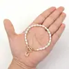 Pulsera de Hebilla Geométrica Ot Transfronteriza Europea y Americana, Perlas Frescas y Sencillas con Colgantes de 26 Letras, Joyería de Moda para Mujer