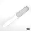 La piedra para pulir pies es una gran herramienta para eliminar la piel muerta y exfoliar. Es una herramienta casera para pedicura para tratar los callos en los talones y es un exfoliante mágico para los pies.