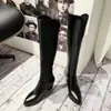 Botas de couro de cano alto com bico fino, para outono e inverno, transfronteiriças, com solas de borracha, antiderrapantes, zíper traseiro, cor sólida, versáteis, botas femininas estilo Martin de salto alto, plus size