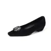 2026 Primavera/Verão Novo Estilo Fivela Quadrada de Strass Bico Baixo Sapatos Elegantes para o Dia a Dia Novo Veludo Salto Grosso Médio Sapatos da Moda