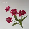 Flores Florecientes en Tonos Rojo Rosa, Flores Artificiales de Seda, Ramilletes de Mano, Decoraciones para Escenas de Boda, Arreglos Florales