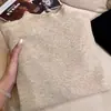 Camisa básica de tricô macia de manga longa com gola semi-alta em estilo casual para mulheres, suéter pullover elegante de outono com corte justo