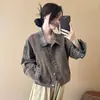 Jaqueta jeans xadrez retrô para mulheres, estilo curto, nova coleção outono 2026, corte solto, casual, estilosa, versátil, com gola de lapela