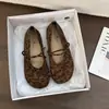 Sapatos Femininos de Couro Macio Bico Redondo Estilo Retrô Sapatilhas Baixas 2025 Primavera Aumento Oculto de Altura Sapatos de Dirigir Mary Janes Tendência