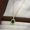 Chapado en oro real microincrustado con circonita cadena para clavícula de temperamento diseño de nicho femenino sentido geométrico cubo cadena de azúcar cadena exquisita para suéter