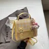 Mochila Simples Estilo College Doce Estilo Coreano Nova Verão 2025 Bolsa de Mão Quadrada Pequena Texturizada Moderna para Mulheres
