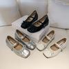 Sapatos Rasos Planos Estilo Francês Outono 2025 Novos Sapatos Mary Jane Casuais com Laço Sapatos Pequenos Versáteis de Couro com Bico Redondo