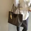 Bolsa Retrô Grande Capacidade Feminina 2026 Novo Estilo Moda Camurça Pelúcia Bolsa Tote Toque de Luxo Trabalho Deslocamento Bolsa de Ombro Único