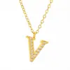 En Stock al por Mayor Colgante Alfabeto de 26 Letras con Diamantes de Acero Inoxidable Europeo y Americano Cadena para Clavícula Collar de Acero de Titanio para Mujeres