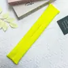 Huayang Iphone17 Bolsa para Teléfono Móvil Bolsa Tejida Diseño de Manzana Estilo Corto Se Puede Imprimir con Logo Moda de Nicho Elástica