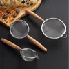 Acero Inoxidable 304 Grado Alimenticio Colador Malla Filtro Cuchara Mango Corto Haya Madera Sólida Jugo Horneado Pequeño Tamiz de Harina