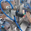 Prensa Pneumática de Punção de Coluna Única, Máquina de Estampar Pequena de Quatro Colunas, Prensa de Mesa com Rolamento, Novo Modelo com Impulso Ar-Líquido de Três Plataformas
