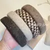 2024 Nuevo Aro para el Cabello de Cuadros Grueso de Ala Ancha para Otoño e Invierno Aro para el Cabello de Presión Superior Craneal Alta para Mujer Pinzas para el Cabello Todo-partido Paquetes de Inicio Exteriores