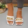 Nuevas Chanclas Planas de Cadena con Pedrería de Colores Caramelo para Mujer Verano 2026, Sandalias de Deslizamiento de Moda para Exteriores, Venta al por Mayor de Tendencia desde el Fabricante