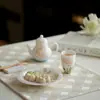 Xícaras de Chá de Porcelana Branca da Dinastia Tang e Song com Boca de Flor Pintada à Mão, Conjuntos de Chá Kung Fu para Uso Doméstico, Xícaras de Degustação com Borboletas Pintadas Sob Esmalte, Xícaras de Aroma Cerâmicas