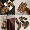Zapatos Mary Jane con estampado de leopardo y pelo de caballo para mujer, zapatos de boca poco profunda 2025, nuevos zapatos de punta redonda con hebilla y tacón plano para mujer, zapatos de bebé para mujer
