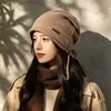Gorro de tricô com borda enrolada, quente e à prova de vento, protege as orelhas, estilo novo, cor sólida com pequena decoração de logo, chapéu de tricô casual estiloso e versátil