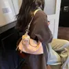 Nova Bolsa Saco de Retrô de Alta Qualidade para Mulheres 2026, Bolsa de Ombro Transversal Acolchoada de Nicho, Bolsa Versátil e Fashion para o Dia a Dia