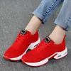 Tênis de Corrida Casual Feminino de Malha Respirável Fly-Woven, Cor Sólida, Cano Baixo, Novo Estilo Primavera 2020 para Esportes ao Ar Livre