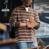 Sudadera de Rayas Falsa de Dos Piezas Estilo Retro Americano para Hombre, Nueva Colección Otoño 2025 Holgada Cuello Redondo, Camiseta Básica Primavera y Otoño, Moderna