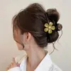 Grampo de cabelo de tubarão de luxo extra grande para mulheres, novo modelo de alta qualidade 2026, grampo de cabelo com pérolas estilo coreano versátil atacado