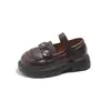 Zapatos Pequeños de Cuero Lindos y Versátiles para Bebés Niñas, Nuevo Estilo Primavera y Verano 2026, Suela Suave Antideslizante Floral, Zapatos Casuales de Moda de Princesa