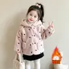 Casaco Feminino Outono Inverno 2026 Novo Estilo Roupas de Inverno Estilosas para Crianças Acolchoado Engrossado Bebê Menina Inverno Suéter Peludo com Veludo