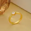 Yuhong 2025 Nuevo Anillo de Dibujo de Seda Diamante Cuadrado Pequeño Diamante Único Diseño Simple de Lujo Ligero Estilo Nicho Anillo de Pareja