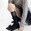 Nuevos calcetines de algodón para pantorrilla de miu de primavera y verano con encaje vertical y costuras de encaje, blancos, combinan con todo, calcetines de felpa grises