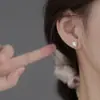 Pendientes de Botón Cuadrados Chapados, Modernos y Elegantes, Diseño de Nicho de Lujo Ligero, Joyería para Orejas de Gama Alta, Venta Directa del Fabricante