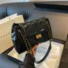 Bolso de Hombro Único Acolchado de Diamantes para Mujer Gran Capacidad 2026 Nuevo Diseño Retro de Nicho Bolso Cruzado Bolso de Mano para Viaje