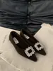 Hebilla Cuadrada Puntiaguda con Pedrería Forro de Felpa Gris Zapatos Cálidos para Mujer 2024 Otoño e Invierno Nuevos Zapatos Elegantes de Estilo Francés para el Trabajo