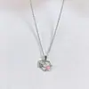Colar com Pingente de Coração de Flor com Gotejamento de Óleo Estilo Coreano e Japonês Micro-Incustado para Mulheres, Moda Versátil Exquisita com Toque de Luxo, Corrente Doce e Etérea para Clavícula