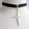 Collar de terciopelo cruzado estilo punk europeo y americano con cruz puntiaguda y cruz de espada, collar vintage, gargantilla, cadena de clavícula