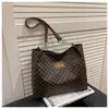 Bolsa Simples Estilo Coreano para Mulheres 2025 Inverno Nova Tendência Casual Bolsa de Ombro Grande Capacidade Bolsa Tote para Trabalho e Deslocamento