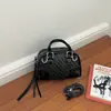 Bolso pequeño súper popular para el trabajo, nuevo bolso de moda de verano 2026 para mujer, bolso de hombro cruzado con exquisito patrón tejido