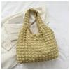 Lindo bolso de hombro plisado tipo burbuja Nueva moda Invierno 2023 bolso tote de color contrastante de gran capacidad bolso casual para mujer