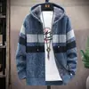 Jaqueta de tricô com blocos de cor, nova para outono e inverno, comércio exterior transfronteiriço, jaqueta cardigan com capuz, forrada de fleece, tamanho grande, estilo europeu e americano