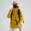 Espantalho Suzaku Jaqueta Vermelha Feminina 2025 Nova Primavera e Outono Terno Três em Um para Viagem e Montanhismo Jaqueta Impermeável