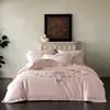 Bordado de borboleta estilo menina grau A super macio roupa de cama para dormir pura algodão de fibra longa conjunto de quatro peças estilo luxo leve fronha de edredom branca azul