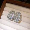Aretes de Aguja Plateada con Colgantes Ovalados Huecos Incrustados de Diamantes, Aretes Modernos y Elegantes con un Toque de Lujo, de Moda y Versátiles para el Uso Diario
