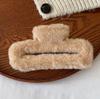 Pinza para el pelo rectangular de felpa grande y colorida para la parte posterior de la cabeza para mujer, elegante y suave, con forma de tiburón