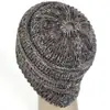 Chapéu de lã feminino rabo de cavalo tricotado cor Fio misto Outono e inverno europeu e americano explosões boné pullover multicolorido sem logotipo CC