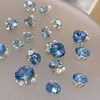Arte de Unha Bola de Diamante com Diamantes Empilhados, Tendência Popular Online, Borboleta Azul Claro Gelo Brilhante Doce, Decorações de Unha Quadradas Grossas com Diamantes Empilhados