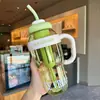 Vaso de Agua de Plástico de Gran Capacidad, de Aspecto Moderno para Verano, Vaso Espacial Simple y Portátil, Vaso con Tapa Pop-Up y Popote para Deportes al Aire Libre y Fitness