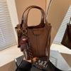 Bolso Cubo de Mano Casual de Nicho Transfronterizo para Mujer 2026 Invierno Nuevo Bolso de Hombro Moda Retro Versátil Bolso Cruzado