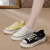 2026 Nueva Versión Coreana Color Sólido Casual Color Caramelo Zapatos de Lona de Caña Baja para Mujer Zapatillas Planas Ligeras Zapatillas de Running de Moda