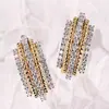 Brincos de Zircônia Elegantes e Requintados de Cao Shi, Brincos de Design de Alto Padrão com Linhas Bicolores, Acessórios Clássicos para o Dia a Dia e Férias